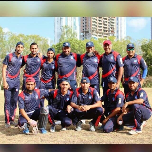 Cricket jersey with polo collar customization